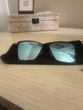 Diff Eyewear Black Frame Sunglasses with Blue Mirrored Lenses